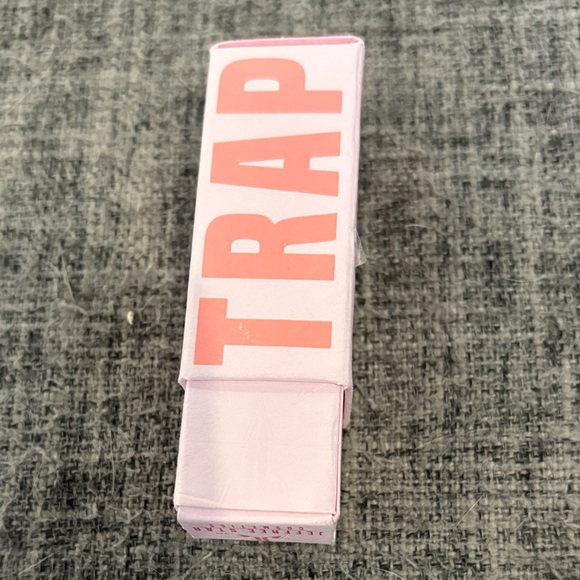 NWT Kinsley Armelle Earrings, Jeffree Star Prick Lipstick, and Eyeliner Bundle - Picture 3 of 5